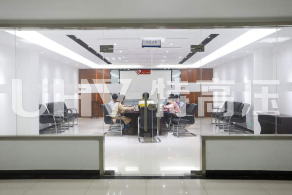 山東客戶來訪特高壓，現(xiàn)場進行設備驗收(圖3)